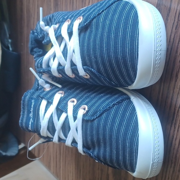 TOMMY BAHAMA Sz 9 No-Tie Memory Foam Slip-on Sneakers Navy Blue/White Striped - Picture 2 of 7